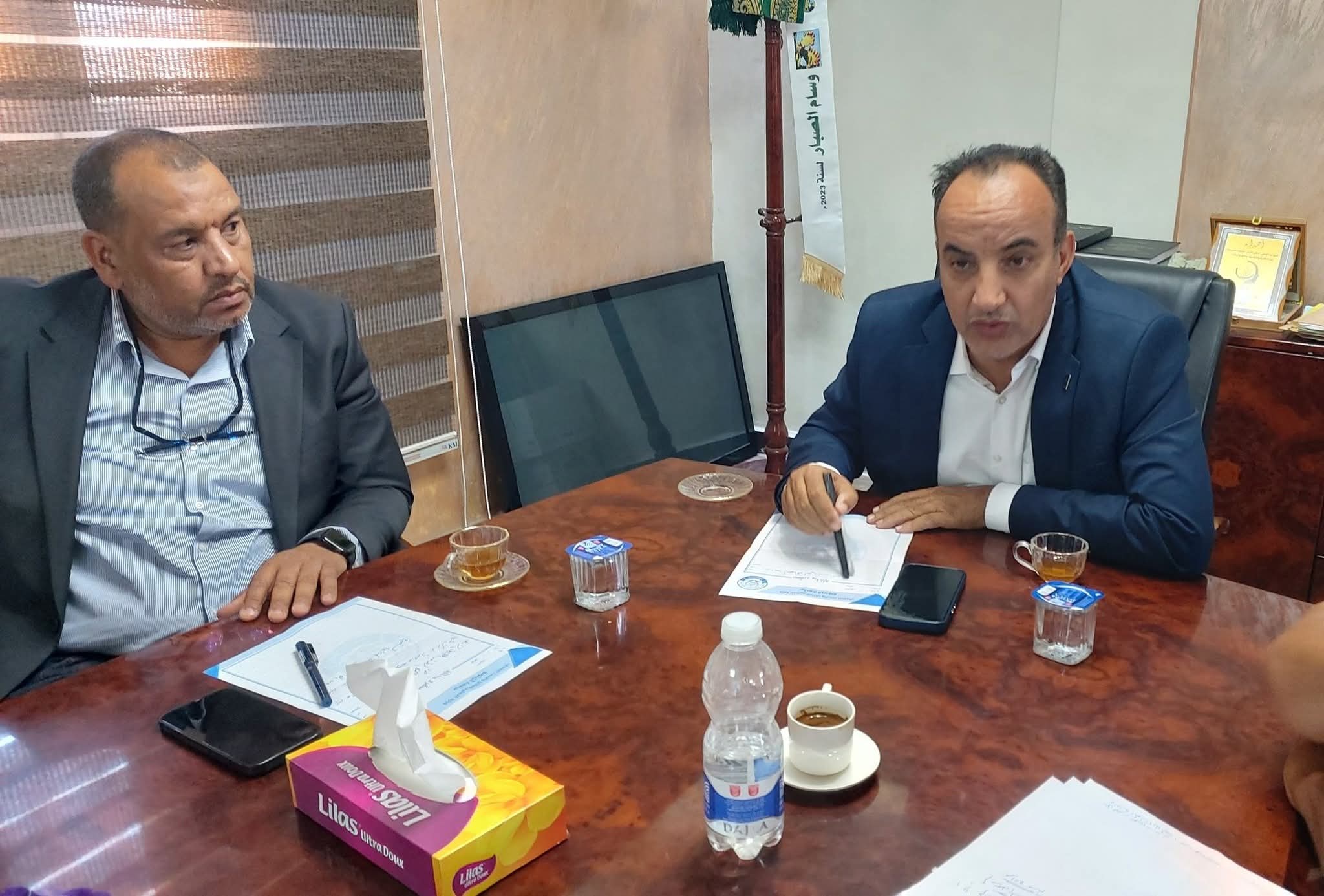 جامعة الزيتونة تبحث مقترح مشروع تشجير في إطار جهودها لتحقيق التنمية المستدامة.