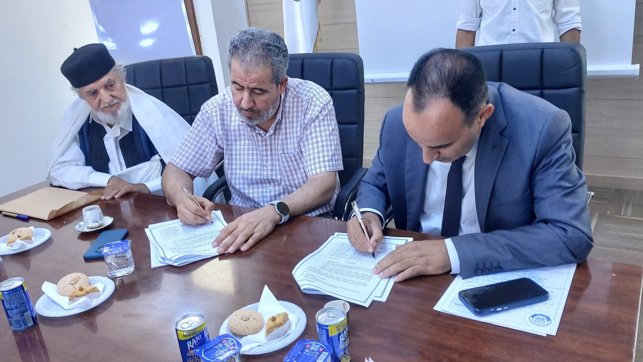 جامعة الزيتونة تُشهر "بيت الخبرة" بمدينة ترهونة بالشراكة مع المجلس الاجتماعي والمجلس البلدي ترهونة.